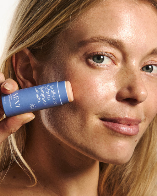 Aevi Lumi Balm texture – natural glow balm, for the no make-up look, skincare meets makeup, minimalist beauty
